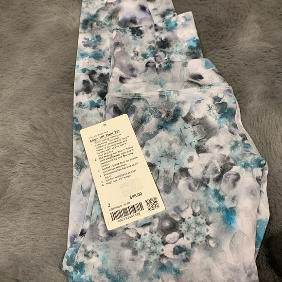 Lululemon align hr pant 25” - Picture 8 of 8